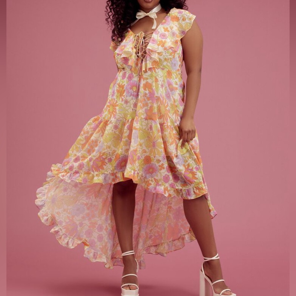Retro 70s Style Floral Flowy Dress